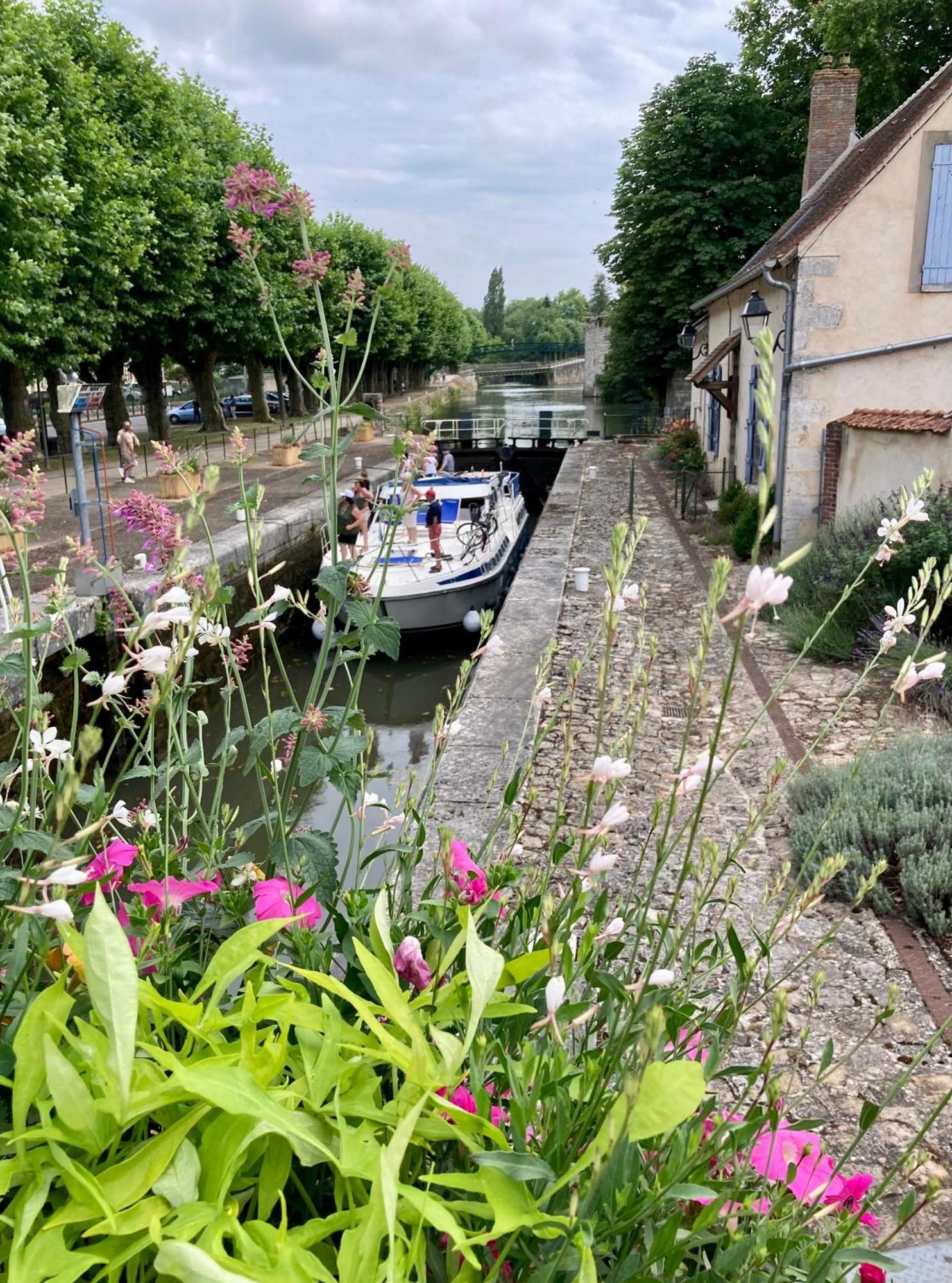 La Maison Virginie 1 A 2 Pers Charmant Hyper Centre- Cour- Parking- Linge- Fibre- Proximite Lac Canal Piscine Montargis Exterior photo